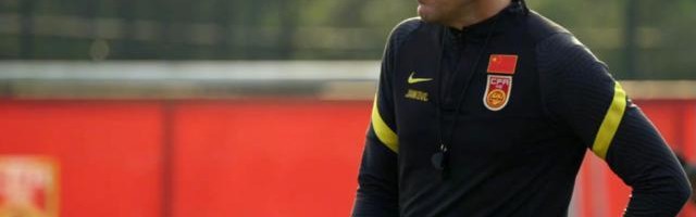 开云体育保障-扬科维奇：过于尊重对手！半场故意不调整战术人员