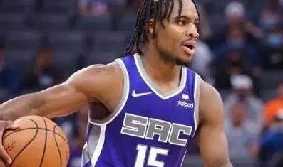 开云体育保障-福克斯伤退国王仍取连胜 小史密斯在黄蜂涅槃重生